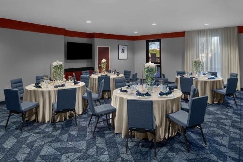 Courtyard by Marriott Santa Clarita Valencia - image 7