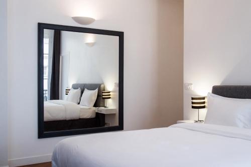 Paris Square - image 7