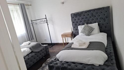 Cosy 2-bed Maisonette with Private Garage in Wembley - image 11