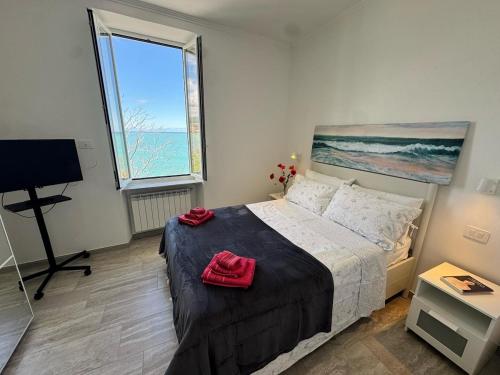Splendida Casa vista mare per 4 persone di fronte alle spiagge di Bussana