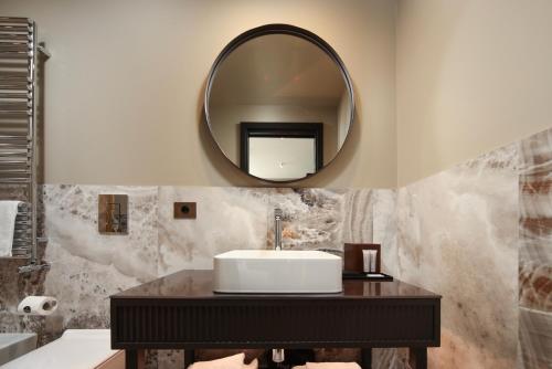 U-Visionary Venezia Hotel - image 13