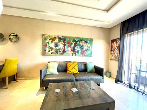 One-Bedroom Apartment image 9