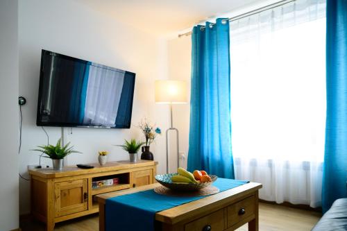 共用Lounge/電視區, Modern house , Perfect for business trip & Families holiday or working proffesionals-5 min from M1 J in 比爾伯樂