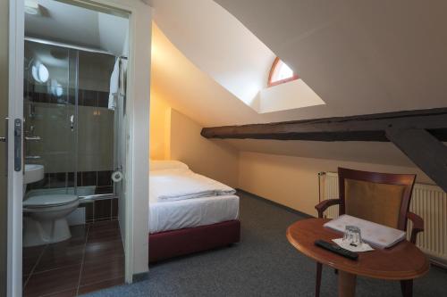 Economy Single Room image 3
