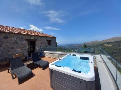 Apirathes Residence in Mousoures