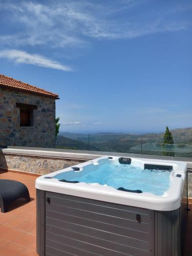 Apirathes Residence in Mousoures