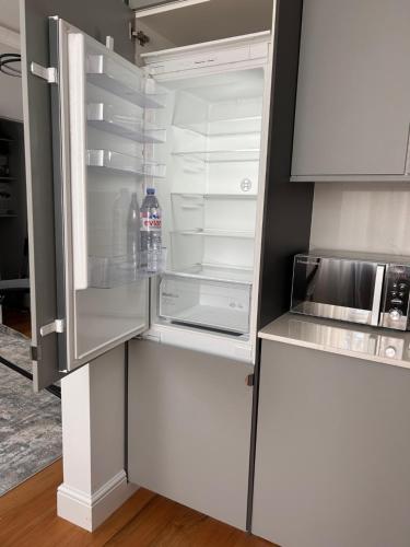 Stylish One Bed Flat in Paddington with  parking - image 10