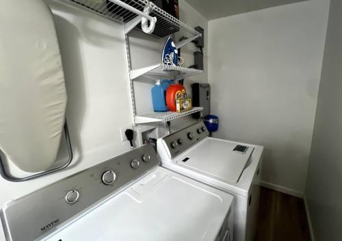 Brand New Bungalow with Amenities in 伊斯頓高地