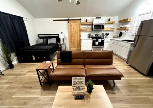 Brand New Bungalow with Amenities in 伊斯頓高地