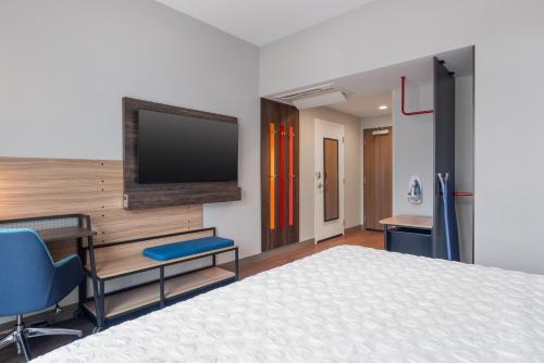 room detail thumbnail 1