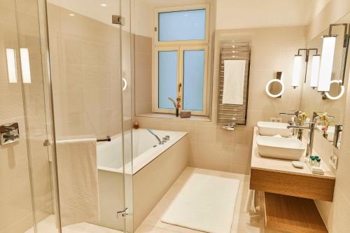 Vier Jahreszeiten Kempinski München - image 14