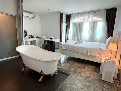 room detail thumbnail 0