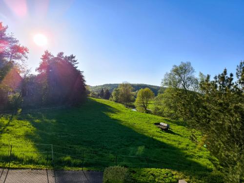 NEU - Wild Western Wohnung - 110 qm umgeben von Pferden am Fluss in Mehlbach