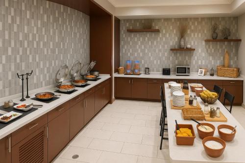 Eten en drinken, DoubleTree by Hilton St. Louis Forest Park near Cathedral Basilica of Saint Louis