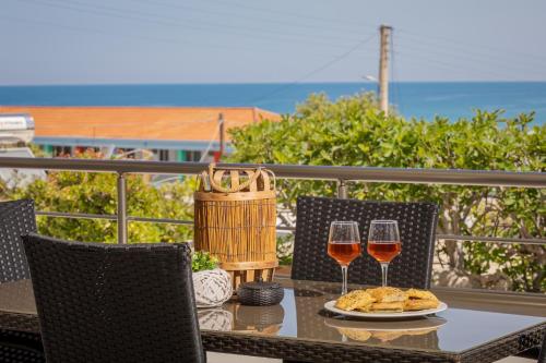 NeSo - Peter's Flat steps to Beach with Great Views in Kolimvari