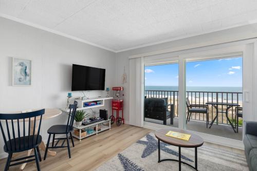 Cara Mar 205 - Oceanfront Rendezvous - image 2