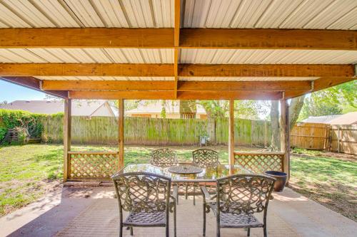 2 Mi to OU Family-Friendly Retreat with Patio! in East Imhoff