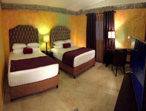 . Antigua Inn Hotel