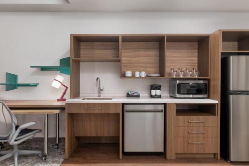 Studio Suite with Two Queen Beds and Tub - Mobility Access