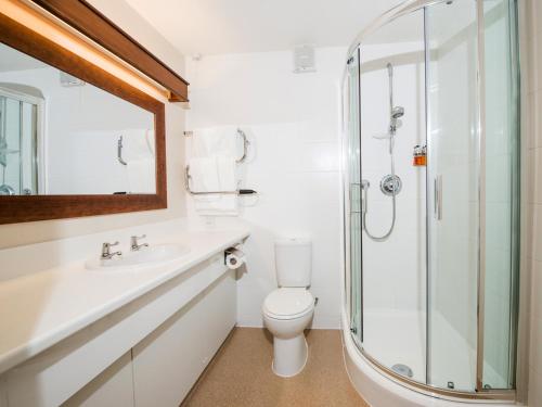 Peartree Lodge Waterside - image 7