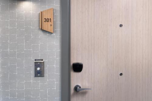 King Studio Suite - Hearing Access image 3