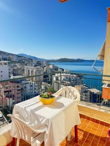 Lika Sea View Apartment Sarande, Polisi i Vogël
