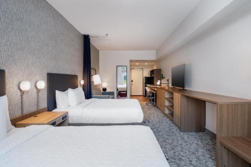 Studio Suite with Two Queen Beds image 4