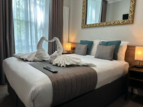 Tudor Court Hotel, London