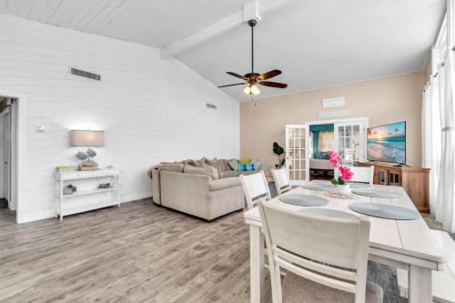 Bates Avenue House in Indian Rocks Beach (FL)