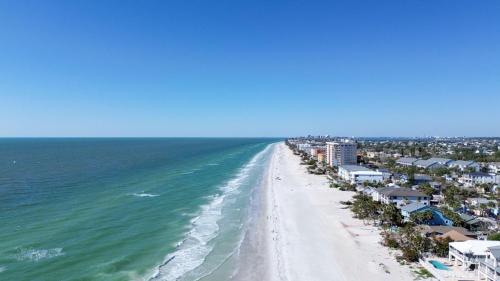 Bates Avenue House in Indian Rocks Beach (FL)