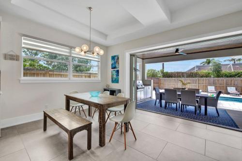 Starfish Wishes! - Less Than 1 Mile To Beach - Salt Water Pool - Walk to the Beach! - image 3