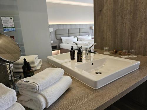 Comfort Double Room - Disabled Access image 5