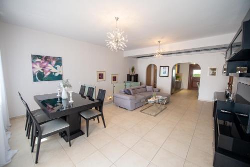 GRAND HAYAT VILLA Santorini