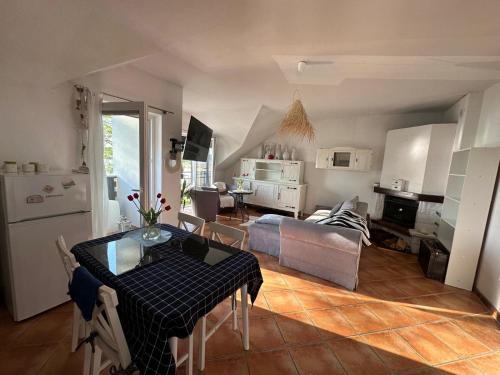 Apartament nad jeziorem w Charzykowach