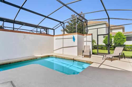 Townhome 4BR with Pool at Storey Lake - image 4