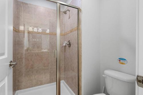 Townhome 4BR with Pool at Storey Lake - image 7