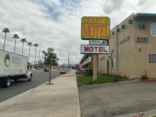外部景觀, Crzy 8 Motel in 橙市