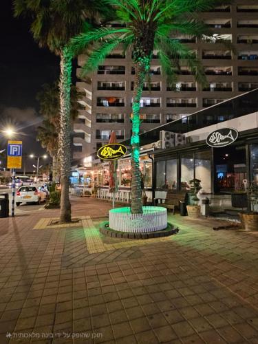 مطعم, Sea Vacation , luxury Loft ,amazing seaview Buber 301 in Ashdod