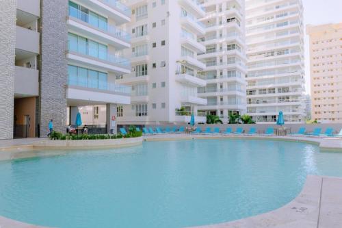 16th floor beach apartment with hotel amenities