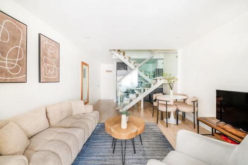 75-4C New Duplex 3BR W D Elevator Walk to C park in New York, USA