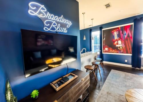 Broadway Blues at Lofts at Vandy West End, Nashville (photo 7)