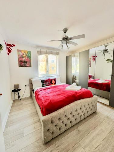 2 Cosy Bedroom Sleeps 6 02 Arena Perfect for Contractors Families and Groups, London (photo 7)