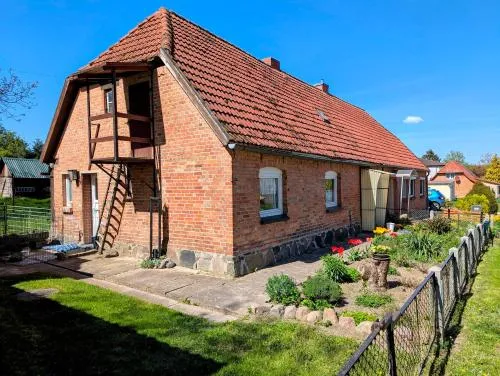 Familienfreundliche Bauernkate mit Kachelofen in Lelkendorf, Deutschland