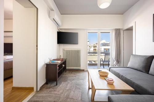 Sunny 3bd flat,Acropolis view