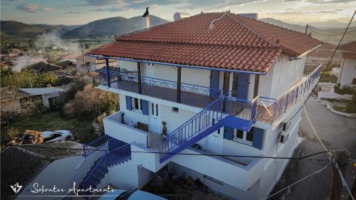 Sokrates Apartments in Lygourio