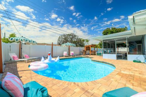 Playcation Putt Putt Pool Tiki Bar Game Room