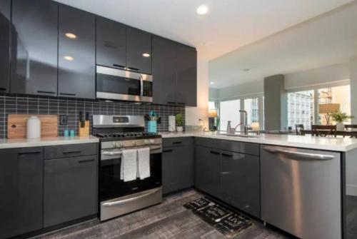 Snazzy 3 Bedroom High Rise with Pool, Hot Tub and Rooftop Deck, Los Angeles (fotografie 4)