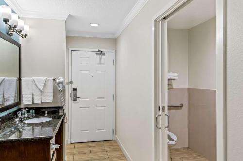 Best Western Paradise Hotel - image 12