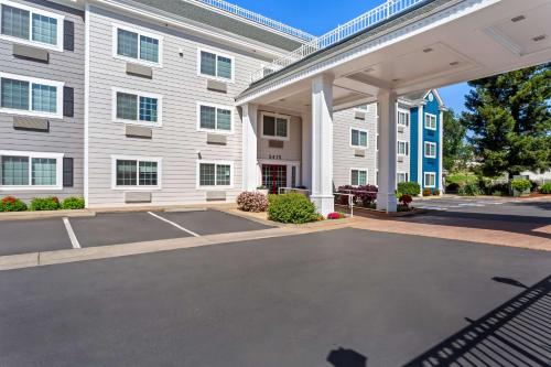 Best Western Paradise Hotel - image 14