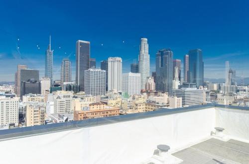 Beautiful 3 Bedroom High Rise with Pool, Hot Tub and Rooftop Views, Los Angeles (fotografie 5)